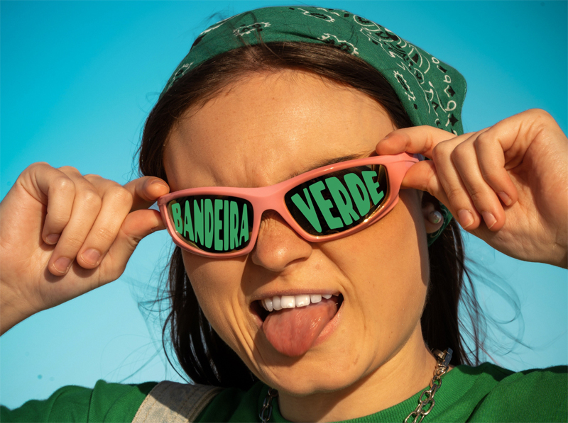 Nini Amaral lançou Bandeira Verde, “um hino às pessoas que nos fazem sentir vivos”