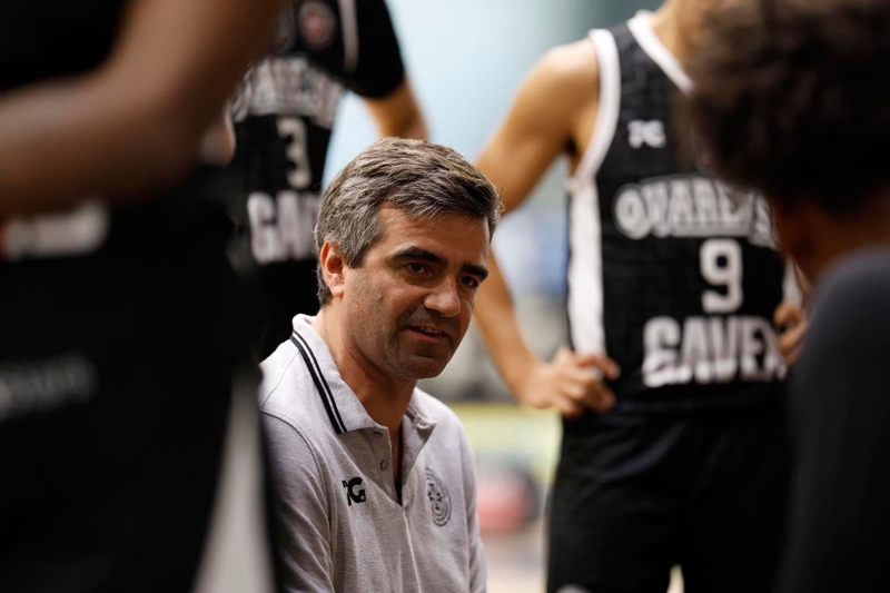 Basquetebol: Vitórias frente ao Imortal e ao Guimarães mantêm a Ovarense no topo da classificação